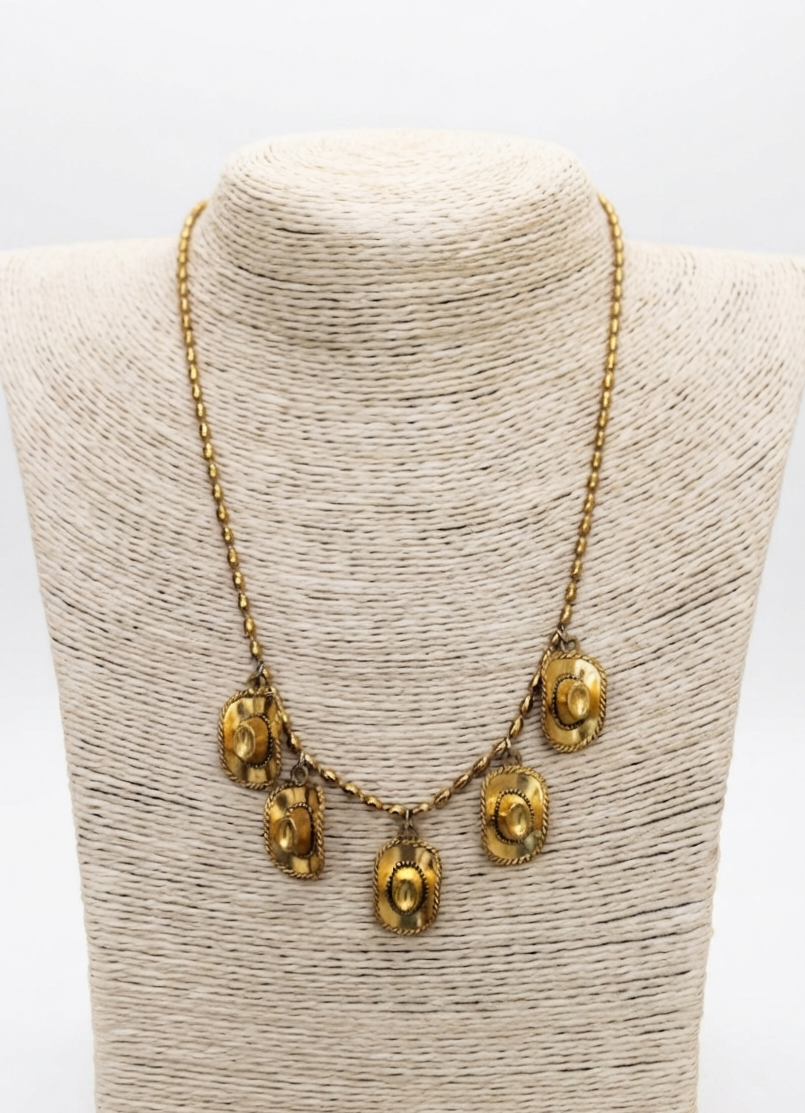 Collar cadena y sombreros - Image 2