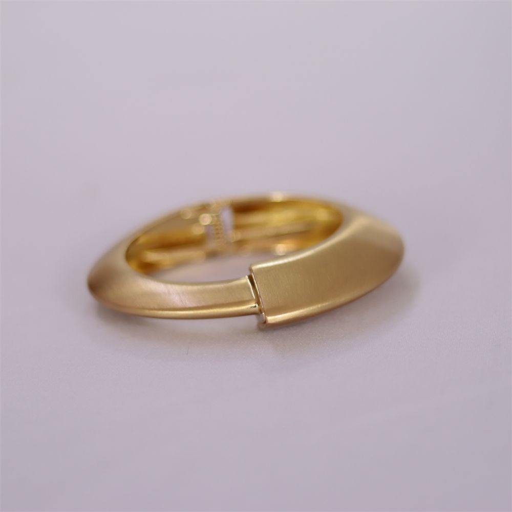 Brazalete vintage dorada