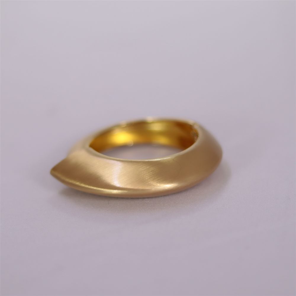 Brazalete vintage dorada - Image 2