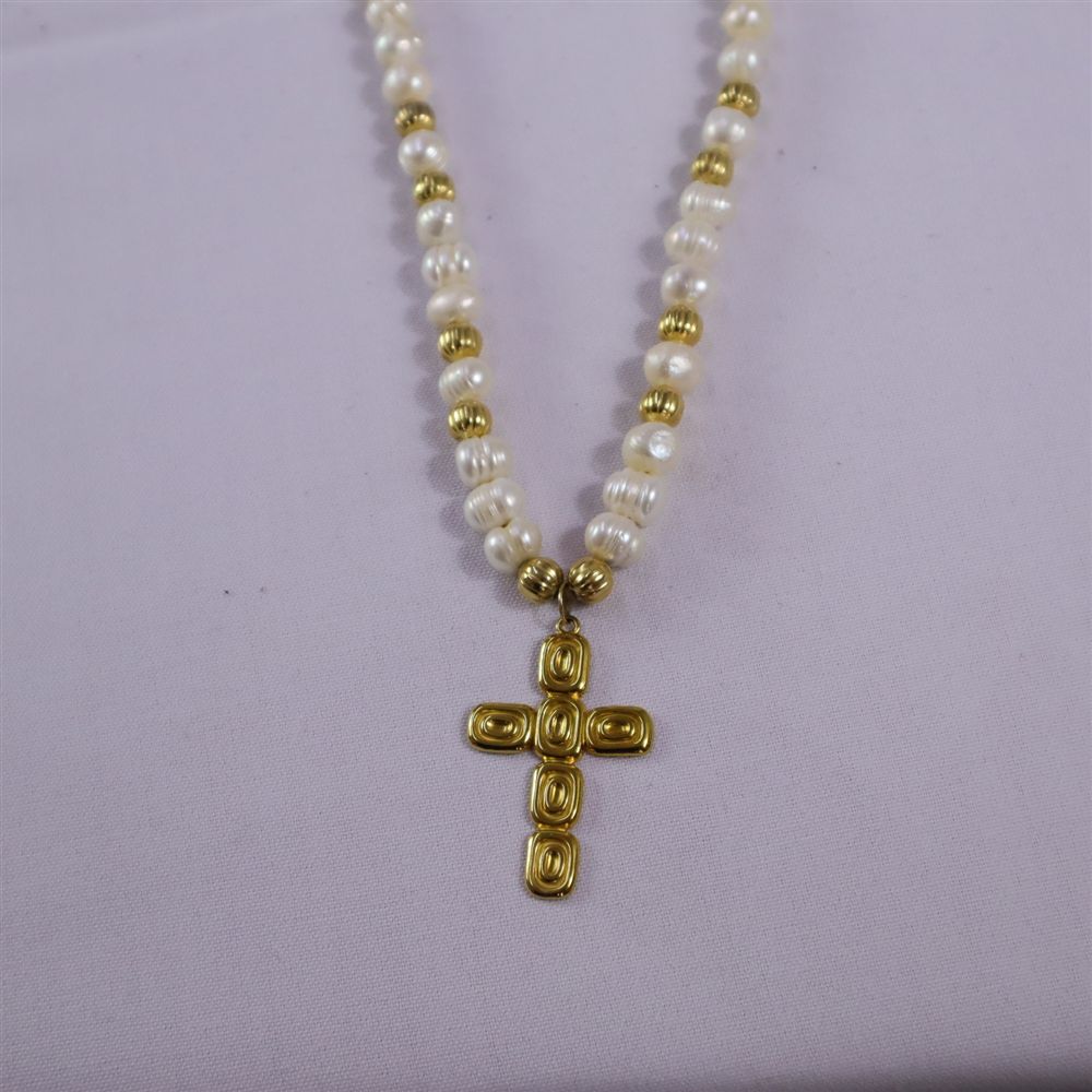 Perlas y cruz