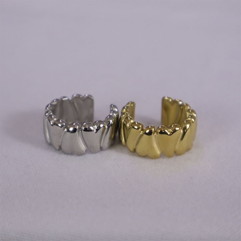 Anillo argolla de corazones