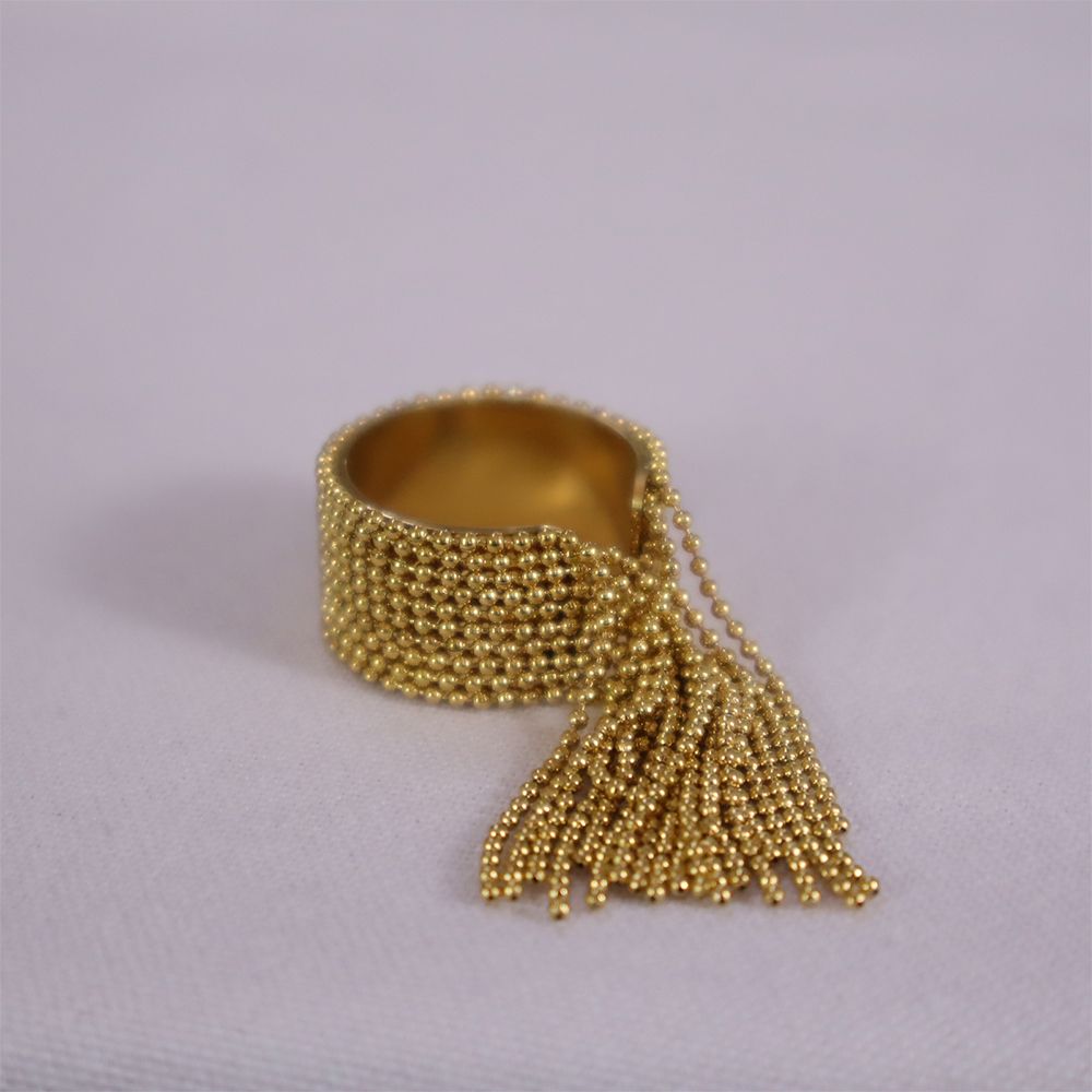 Anillo con cadenas